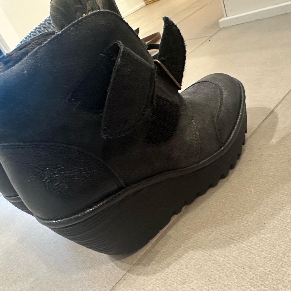 Fly London Black & Brown Leopard-Print Wedge Sneakers - Picture 3 of 4